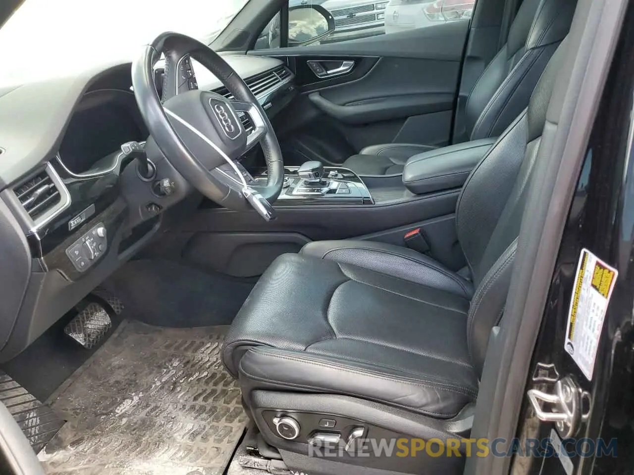 7 Photograph of a damaged car WA1VAAF79KD003515 AUDI Q7 2019