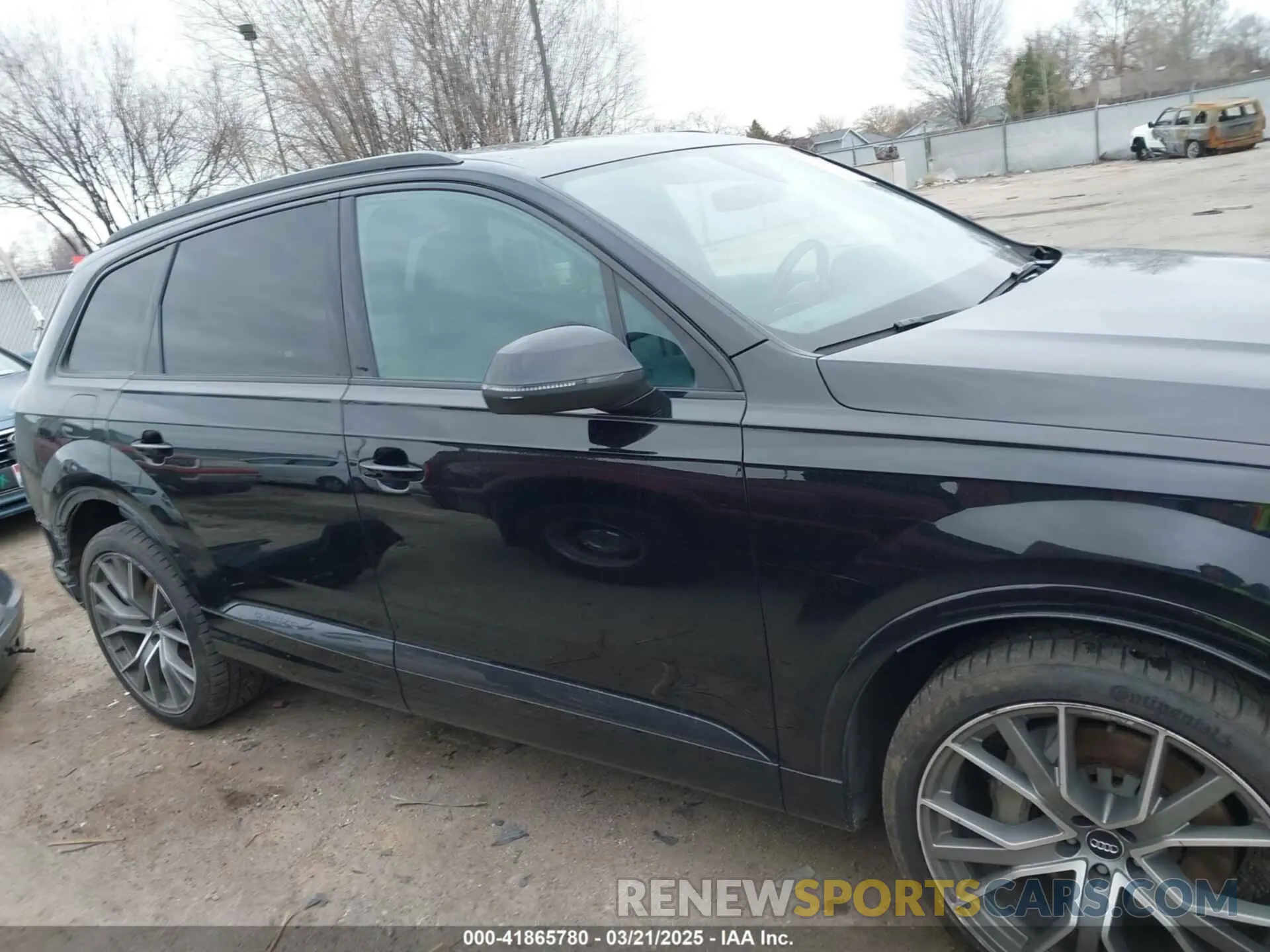 14 Photograph of a damaged car WA1VAAF79KD004597 AUDI Q7 2019