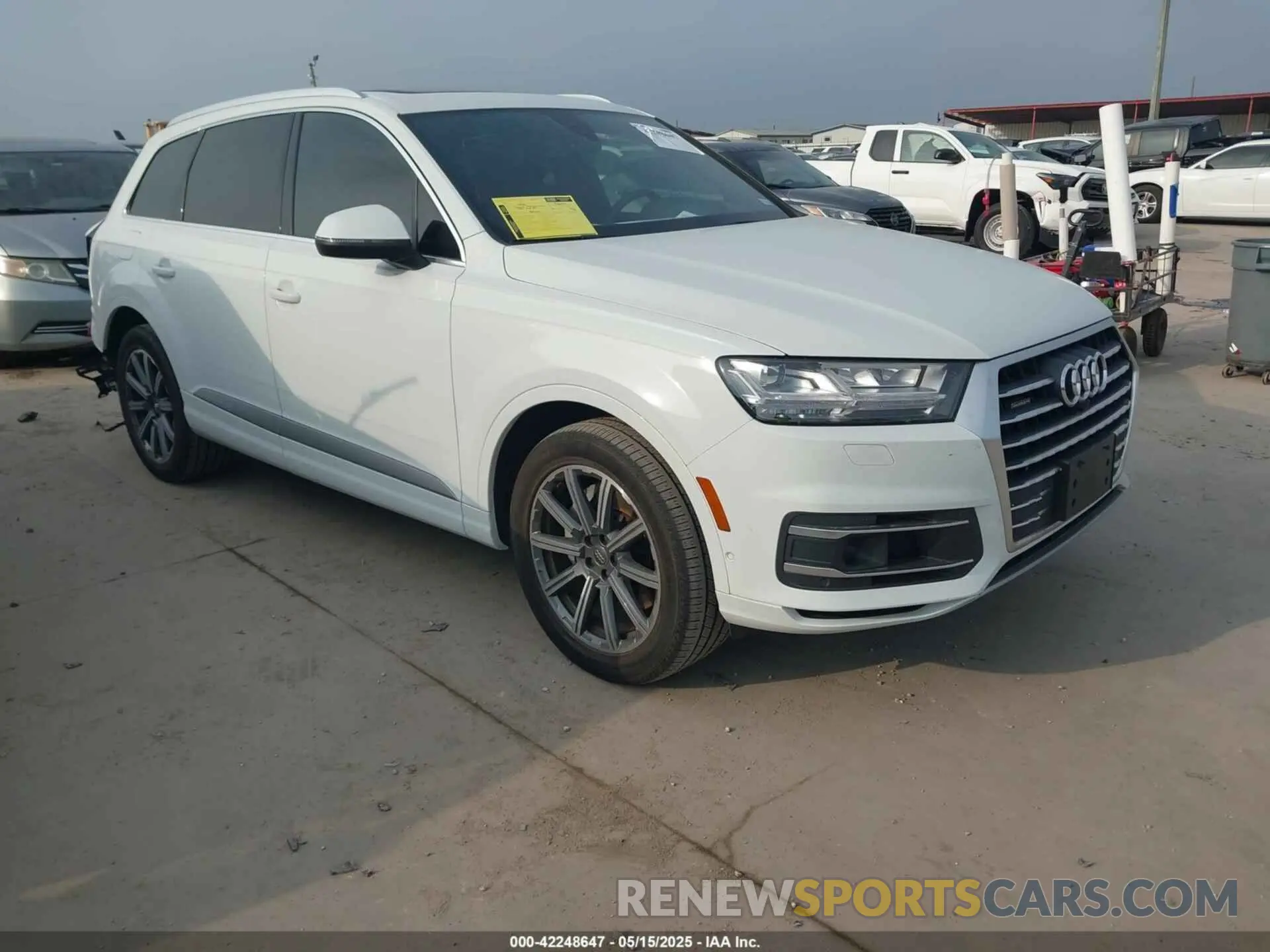1 Photograph of a damaged car WA1VAAF79KD005913 AUDI Q7 2019
