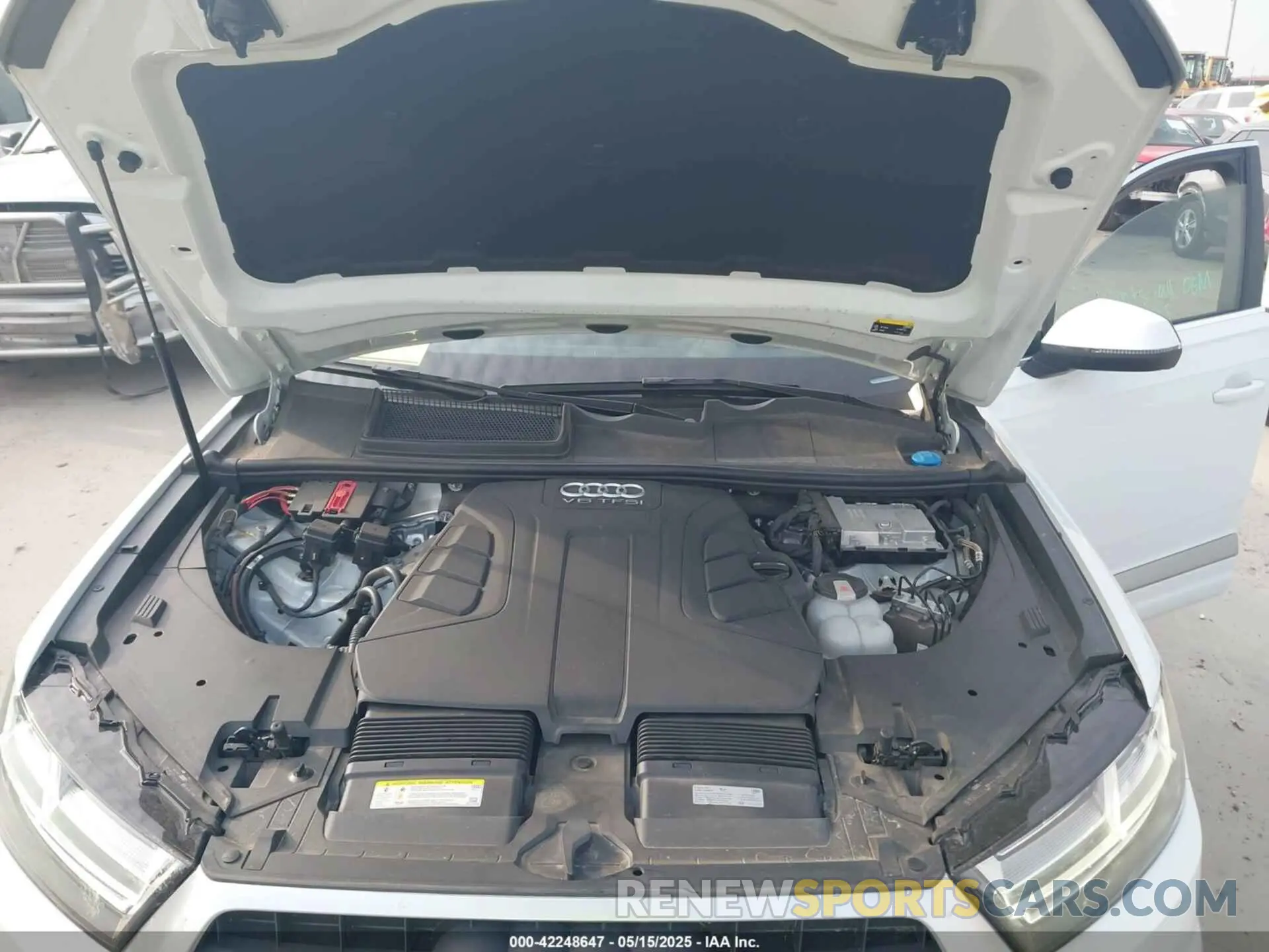10 Photograph of a damaged car WA1VAAF79KD005913 AUDI Q7 2019