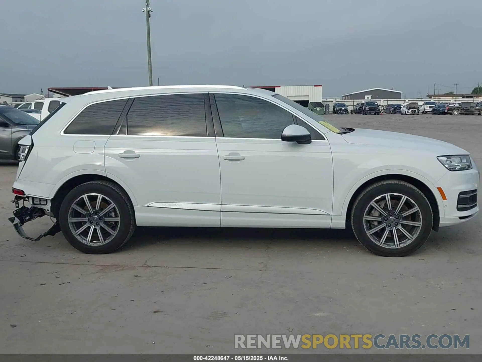 13 Photograph of a damaged car WA1VAAF79KD005913 AUDI Q7 2019