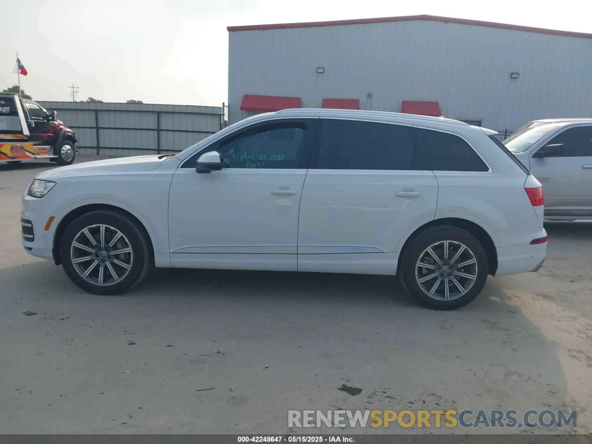 14 Photograph of a damaged car WA1VAAF79KD005913 AUDI Q7 2019