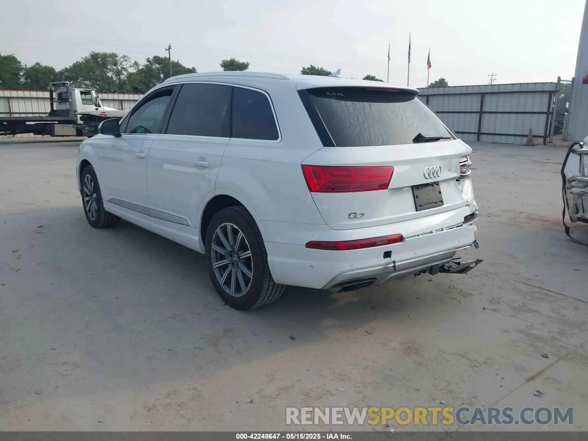 3 Photograph of a damaged car WA1VAAF79KD005913 AUDI Q7 2019