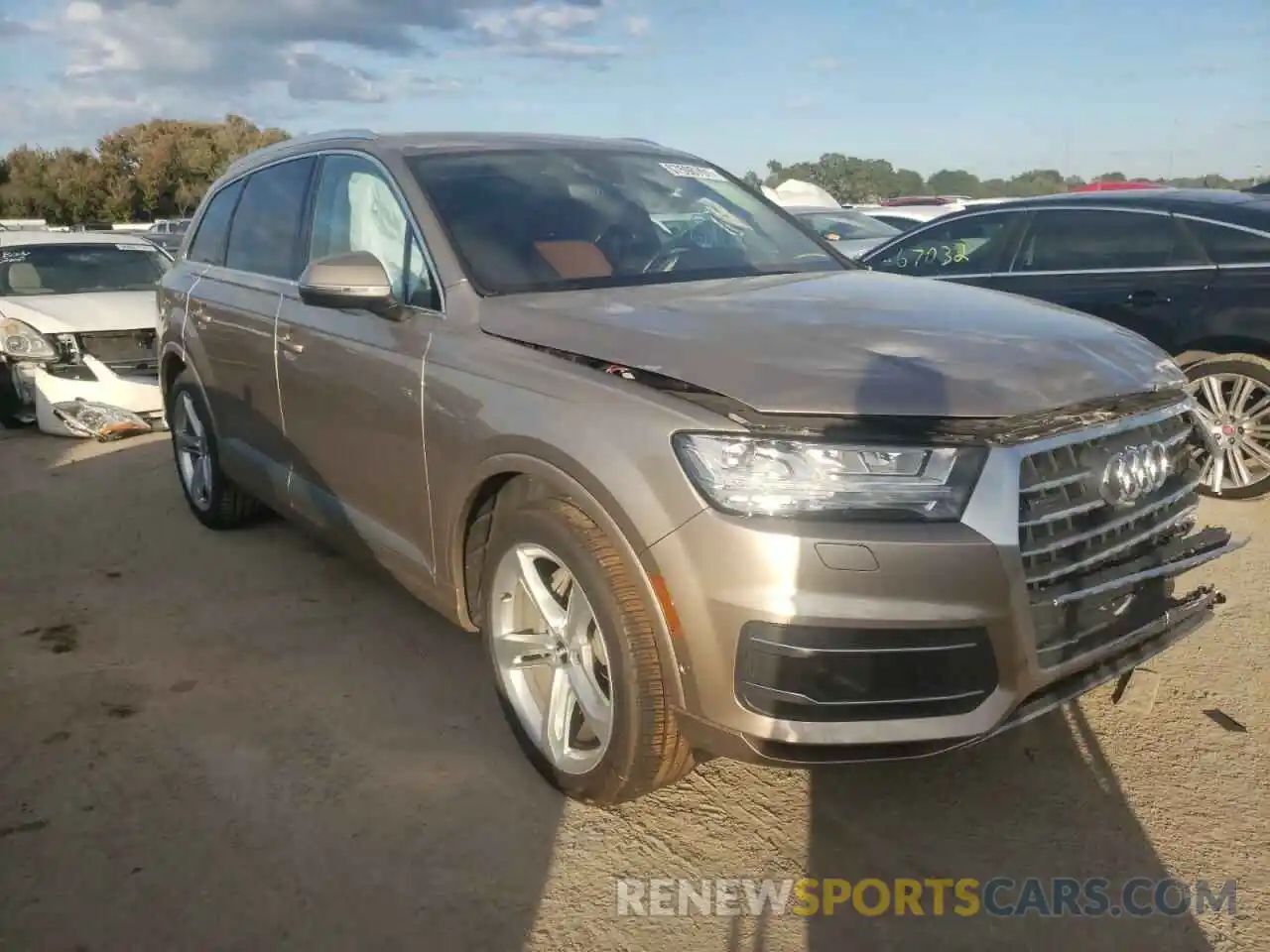 1 Photograph of a damaged car WA1VAAF79KD015454 AUDI Q7 2019