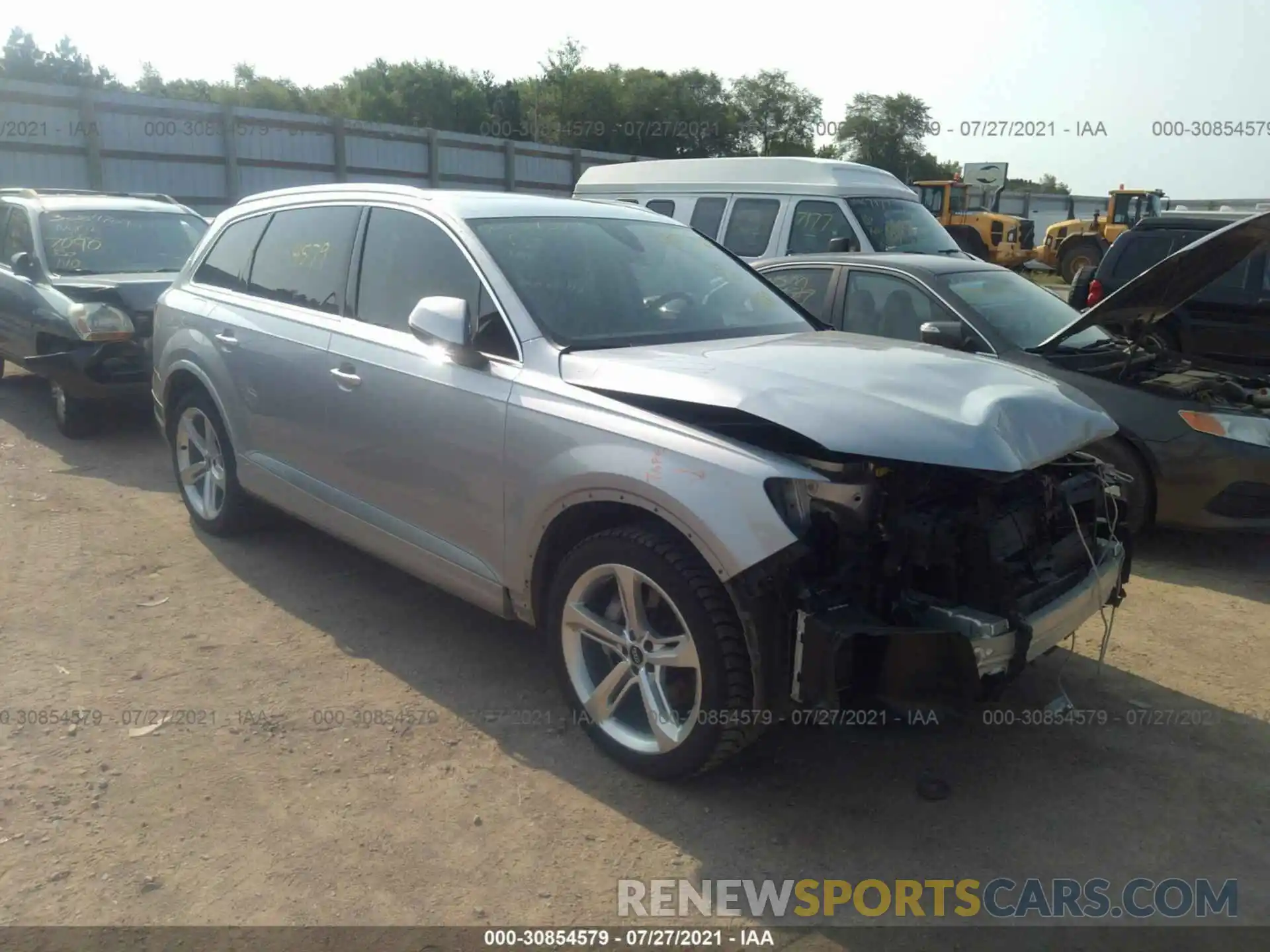 1 Photograph of a damaged car WA1VAAF79KD020332 AUDI Q7 2019