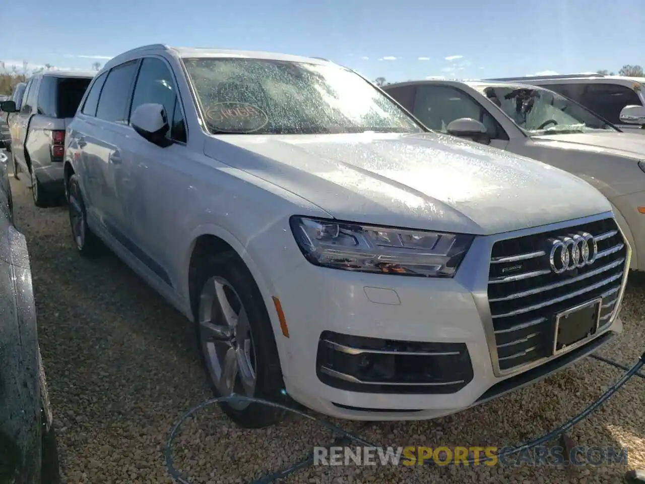 1 Photograph of a damaged car WA1VAAF79KD036305 AUDI Q7 2019