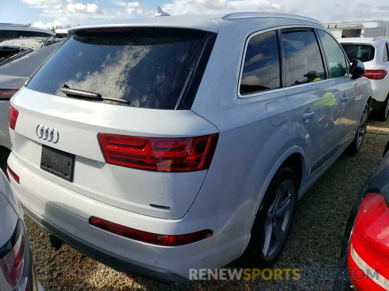 4 Photograph of a damaged car WA1VAAF79KD036305 AUDI Q7 2019