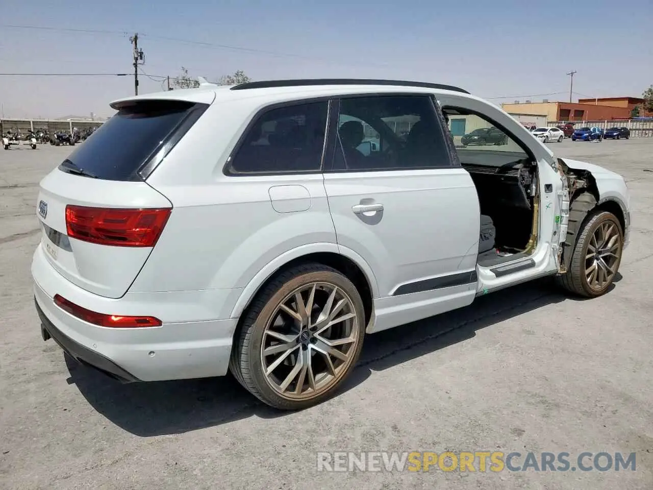 3 Photograph of a damaged car WA1VAAF7XKD002664 AUDI Q7 2019