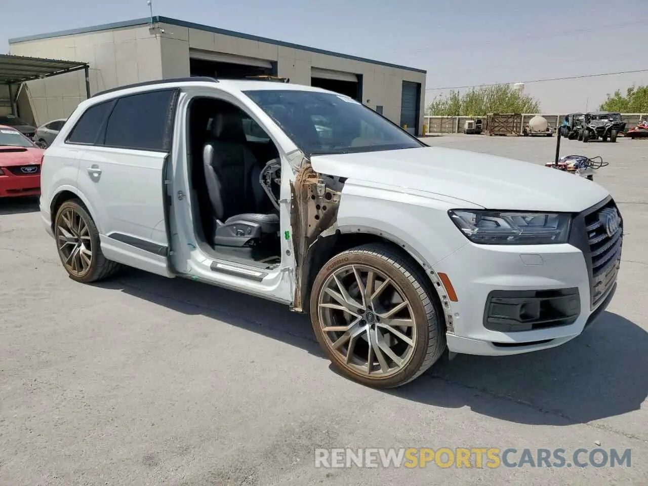 4 Photograph of a damaged car WA1VAAF7XKD002664 AUDI Q7 2019