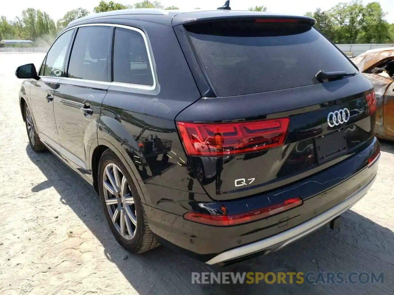 3 Photograph of a damaged car WA1VAAF7XKD017522 AUDI Q7 2019