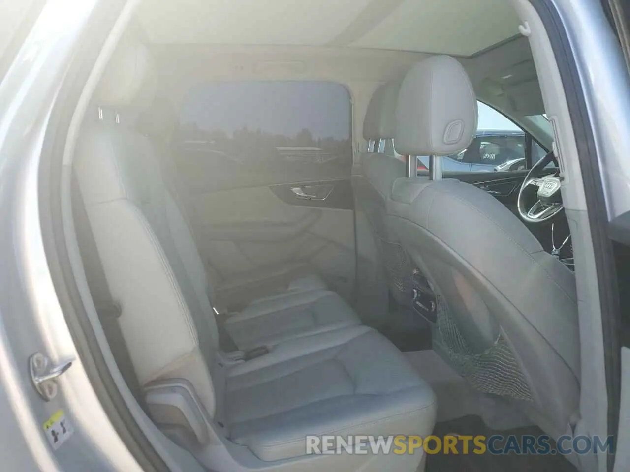 11 Photograph of a damaged car WA1VAAF7XKD035079 AUDI Q7 2019