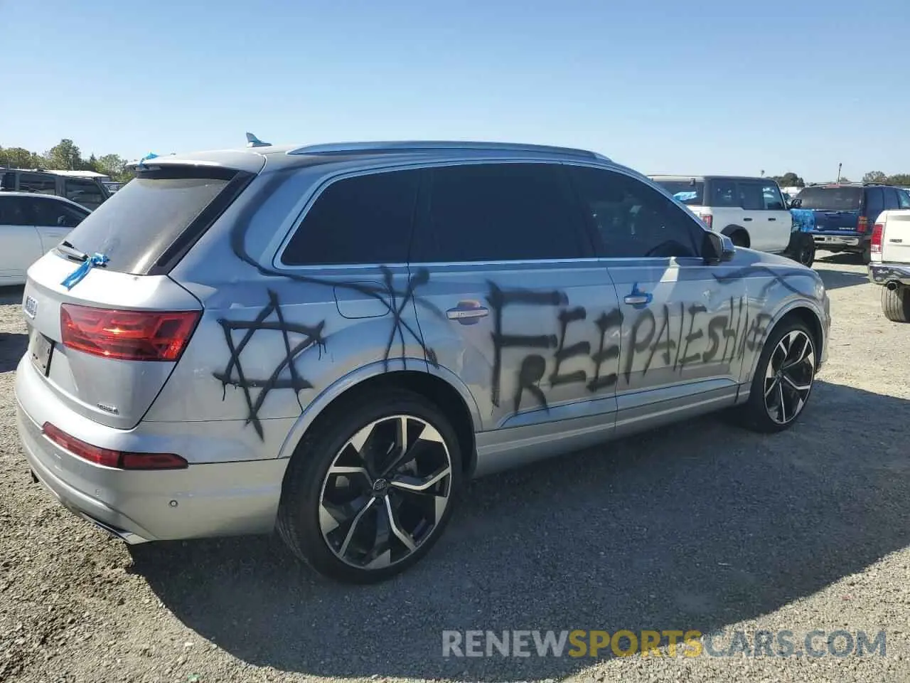 3 Photograph of a damaged car WA1VAAF7XKD035079 AUDI Q7 2019