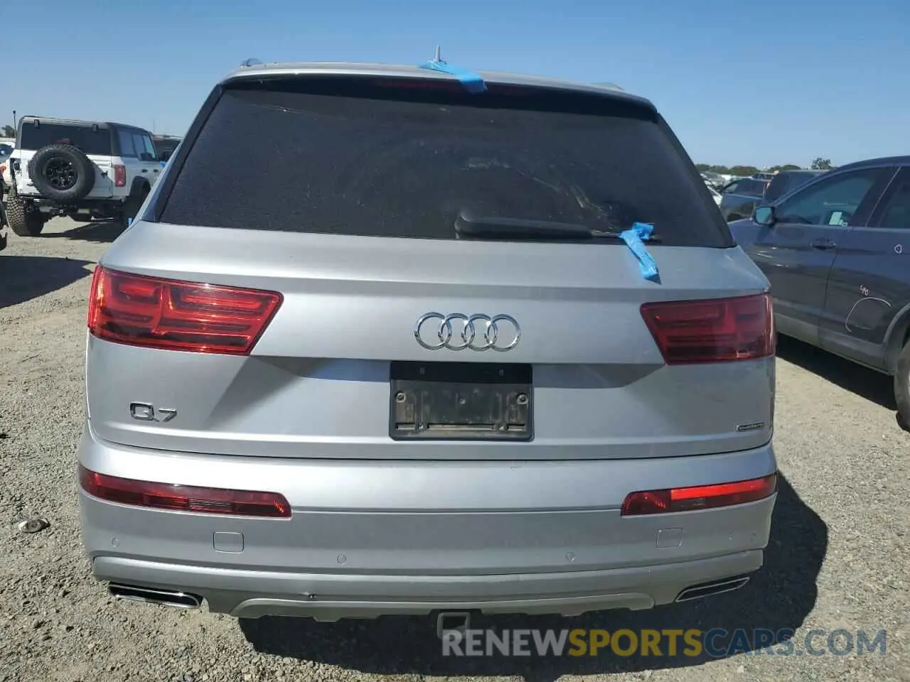 6 Photograph of a damaged car WA1VAAF7XKD035079 AUDI Q7 2019