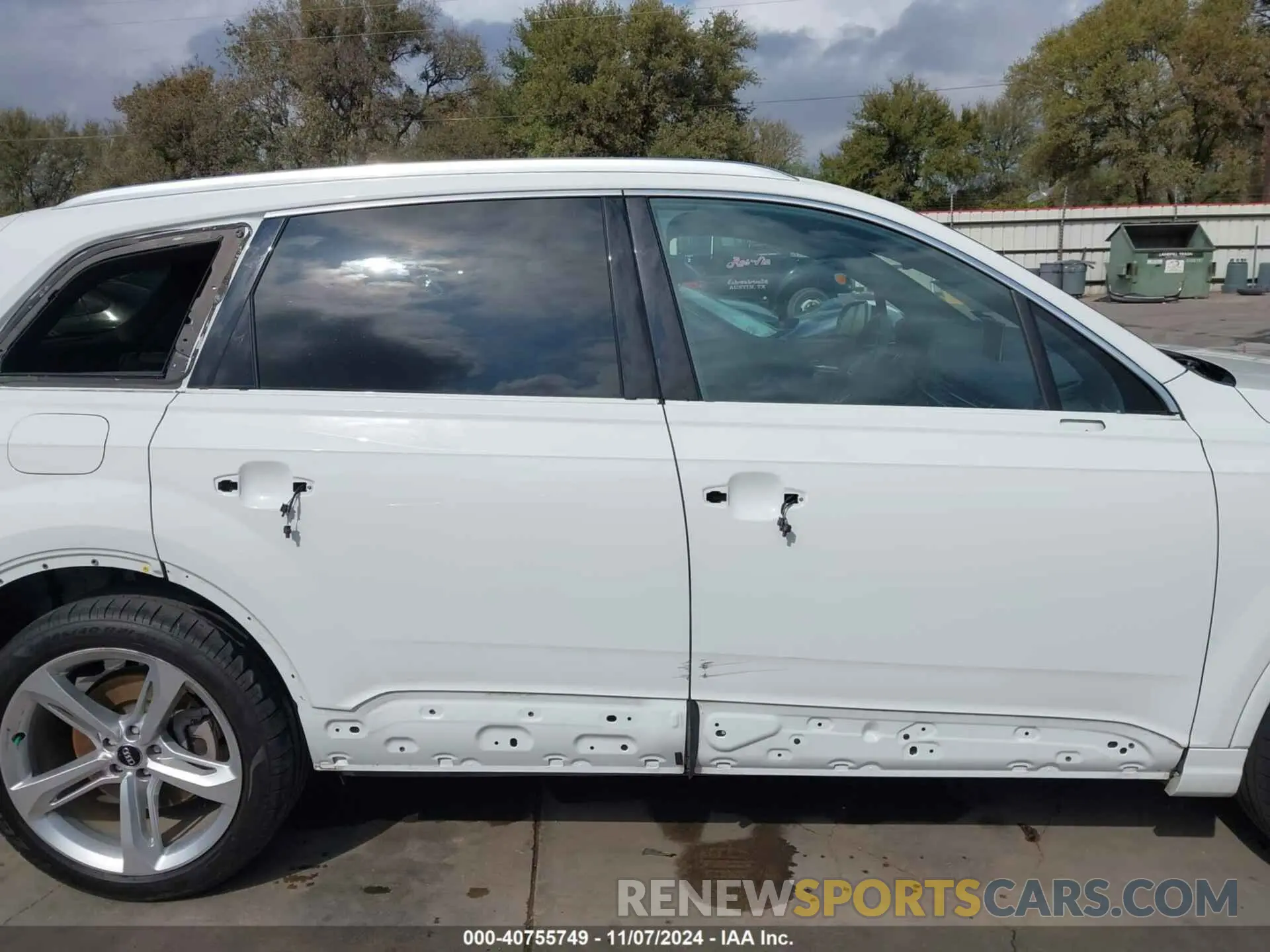 14 Photograph of a damaged car WA1VABF72KD024504 AUDI Q7 2019