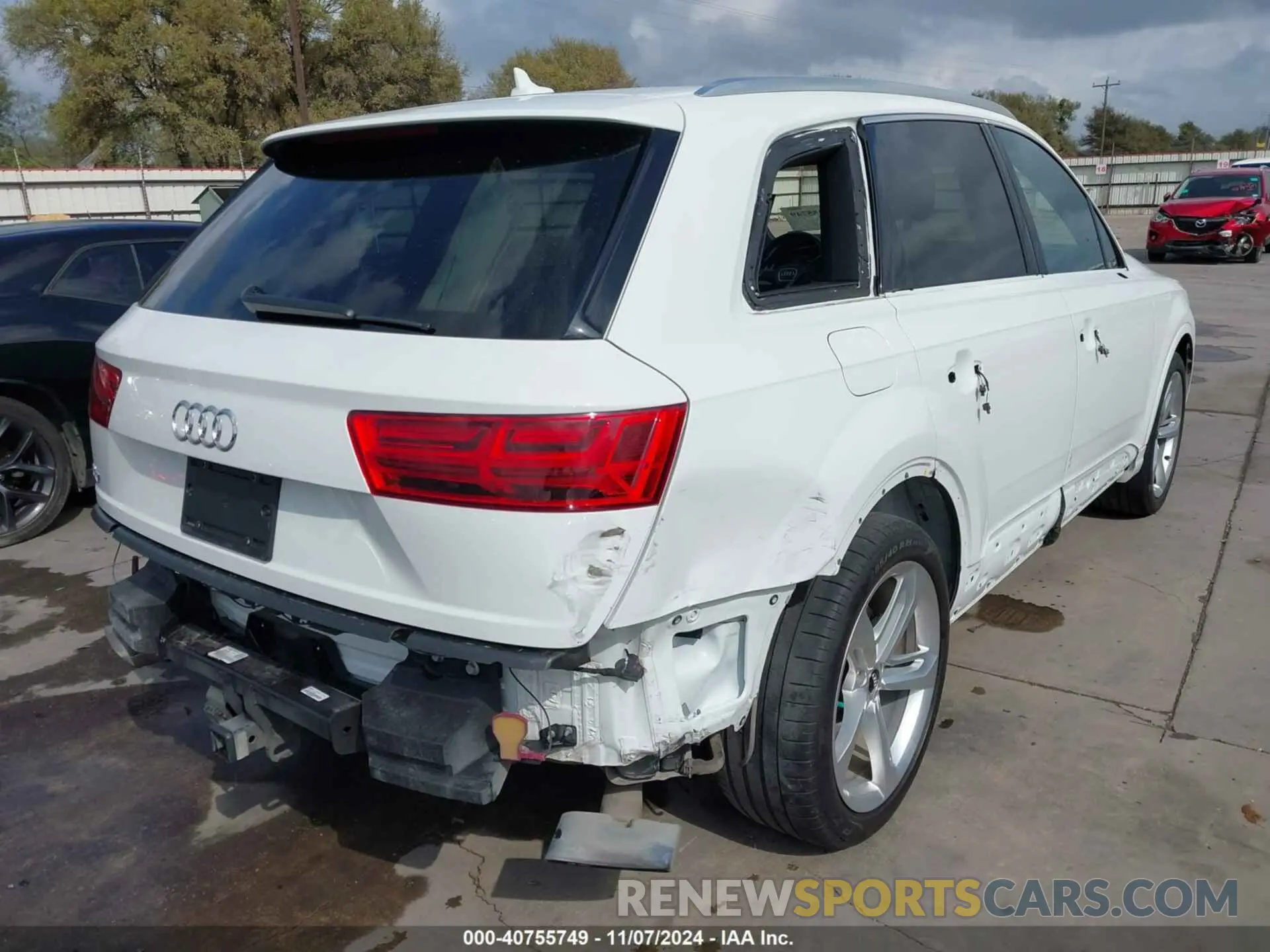 4 Photograph of a damaged car WA1VABF72KD024504 AUDI Q7 2019