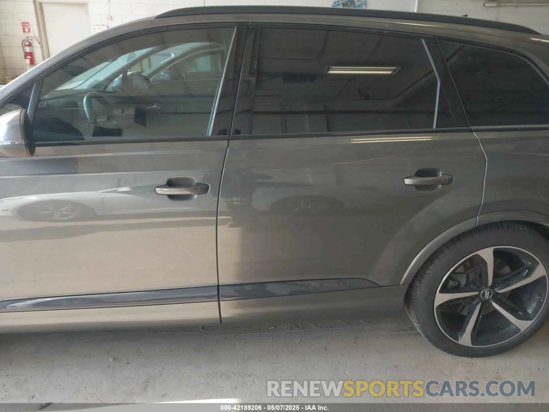 14 Photograph of a damaged car WA1VABF78KD018836 AUDI Q7 2019