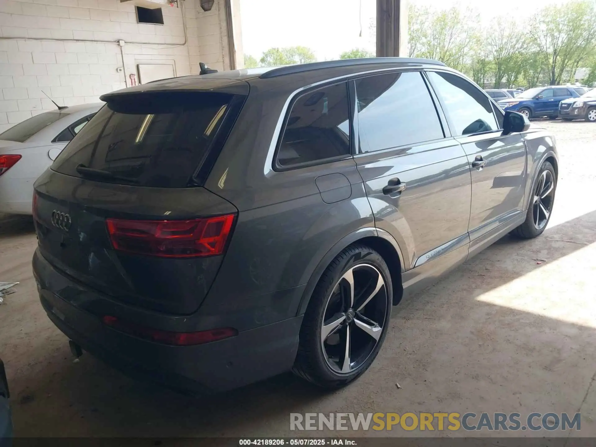 4 Photograph of a damaged car WA1VABF78KD018836 AUDI Q7 2019