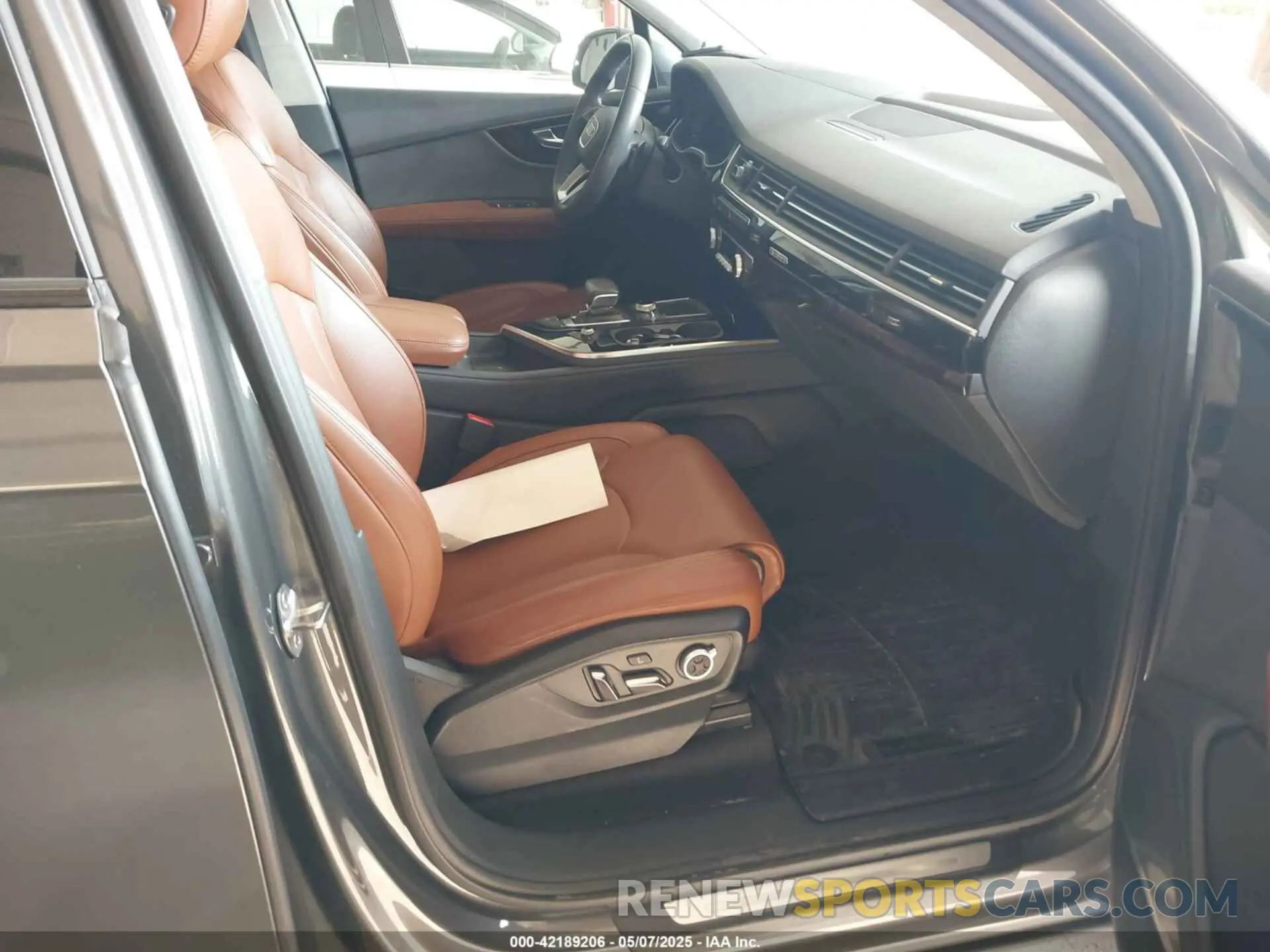 5 Photograph of a damaged car WA1VABF78KD018836 AUDI Q7 2019
