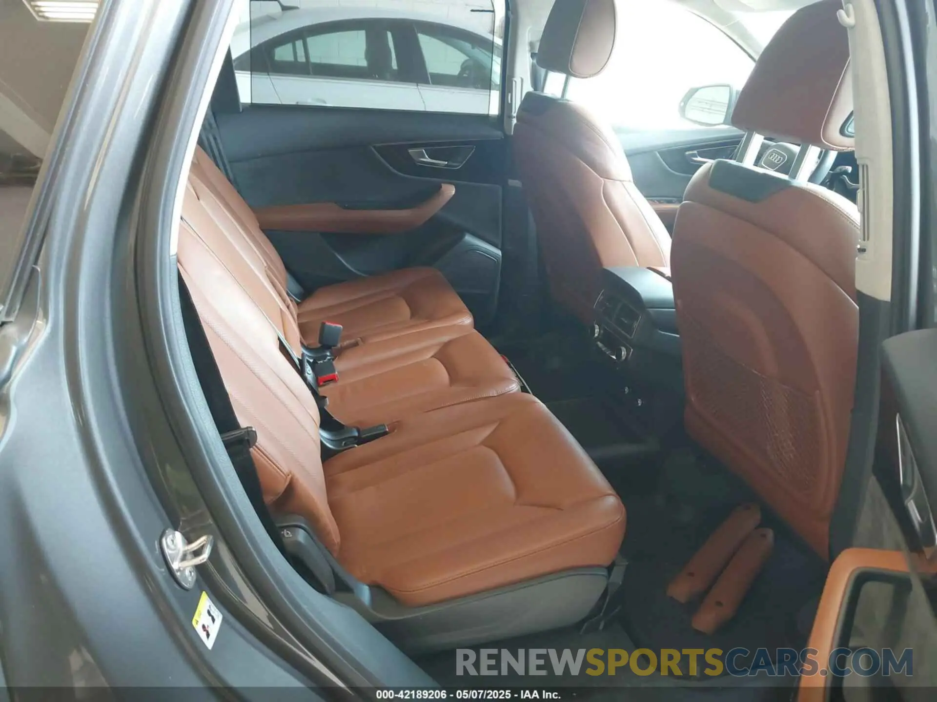 8 Photograph of a damaged car WA1VABF78KD018836 AUDI Q7 2019
