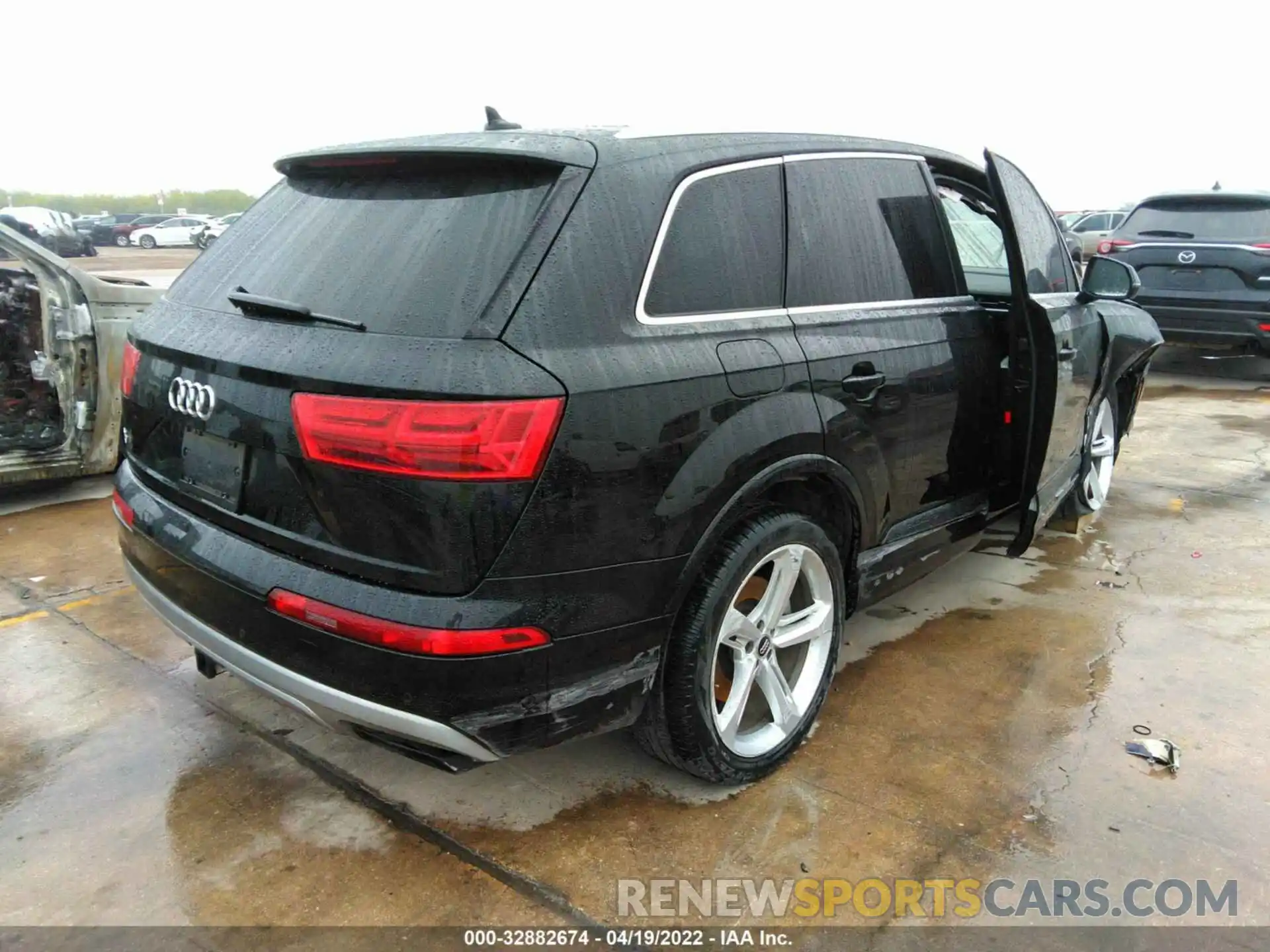 4 Photograph of a damaged car WA1VABF7XKD013265 AUDI Q7 2019