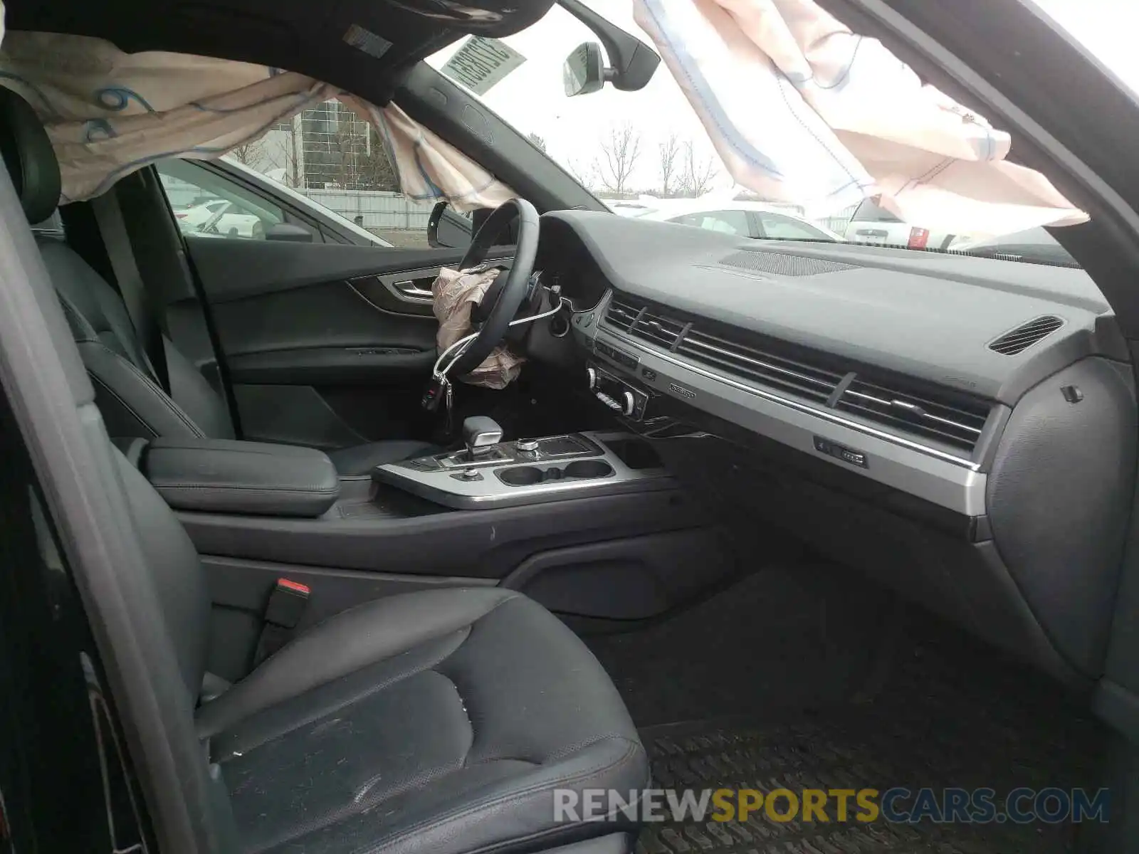 5 Photograph of a damaged car WA1WAAF73KD009590 AUDI Q7 2019