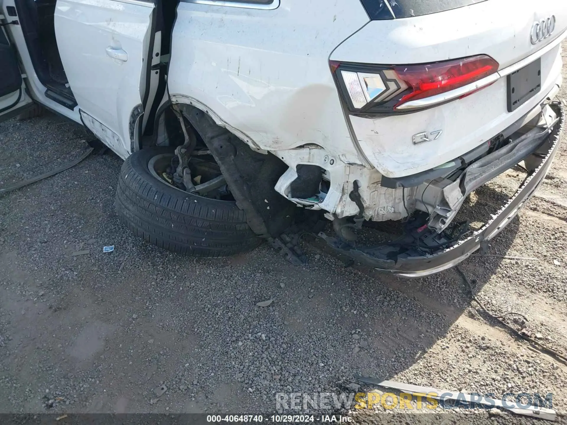 19 Photograph of a damaged car WA1AXAF73LD010703 AUDI Q7 2020