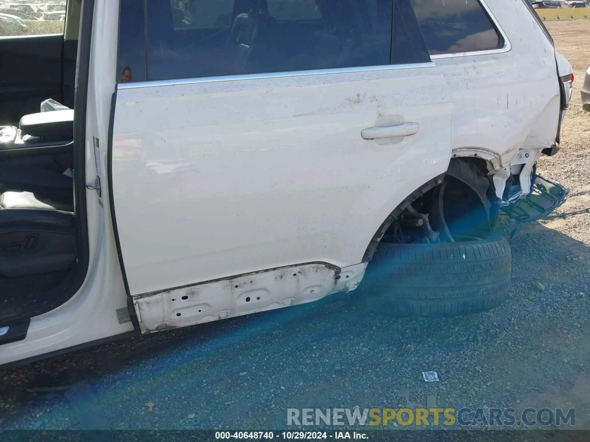 6 Photograph of a damaged car WA1AXAF73LD010703 AUDI Q7 2020