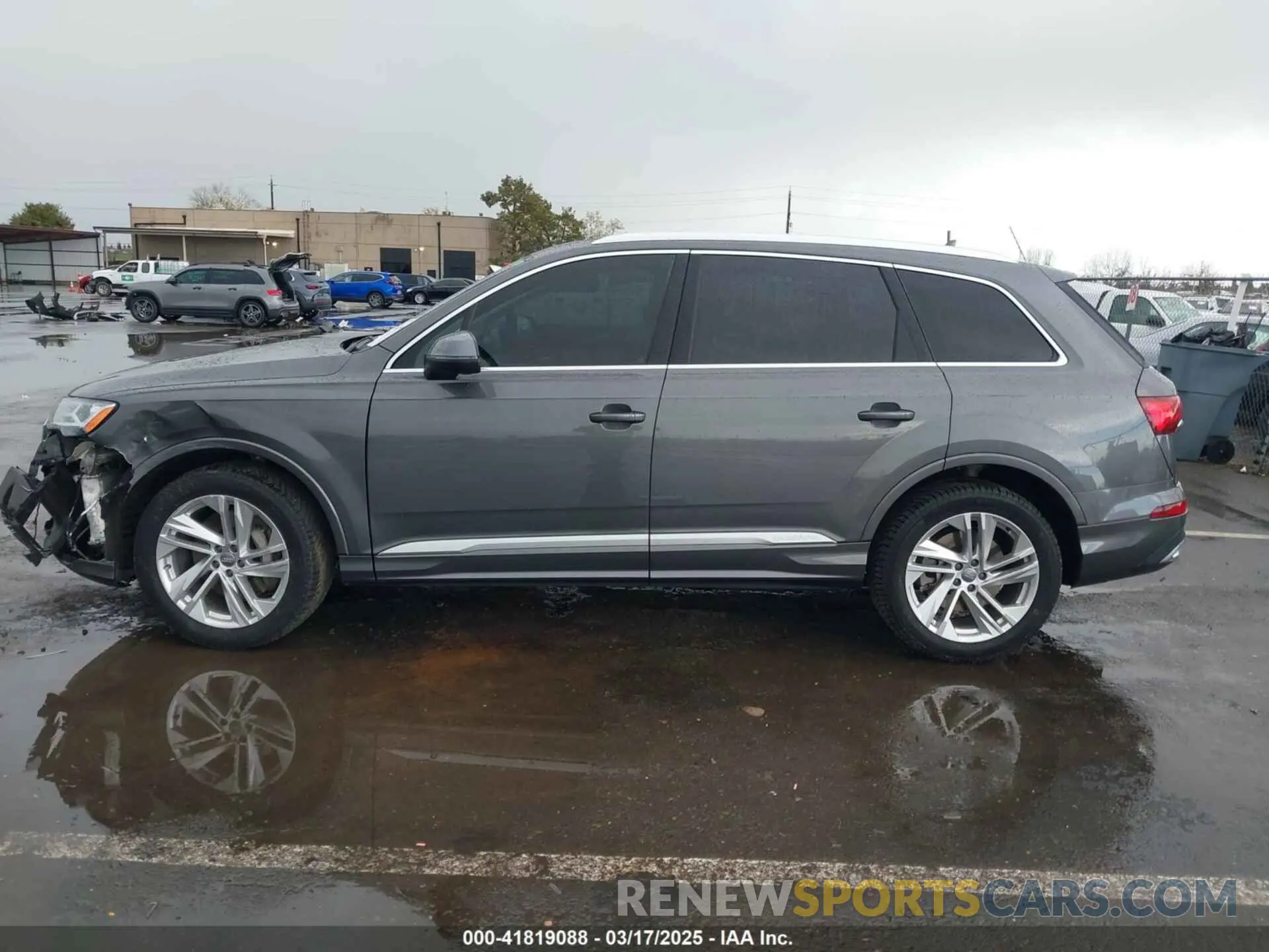 14 Photograph of a damaged car WA1AXAF77LD003544 AUDI Q7 2020