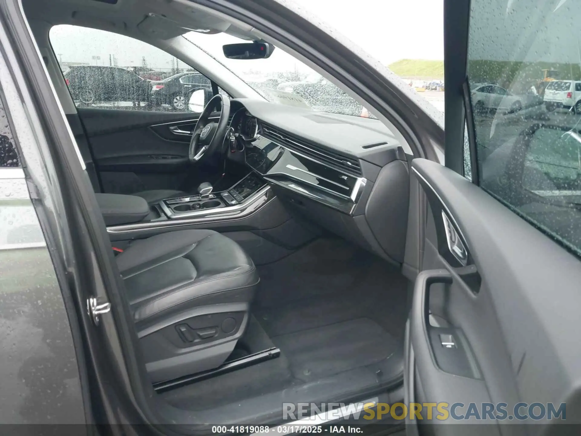 5 Photograph of a damaged car WA1AXAF77LD003544 AUDI Q7 2020