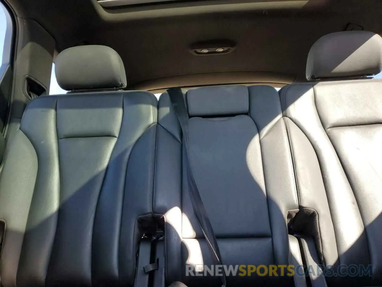 10 Photograph of a damaged car WA1AXAF7XLD010021 AUDI Q7 2020