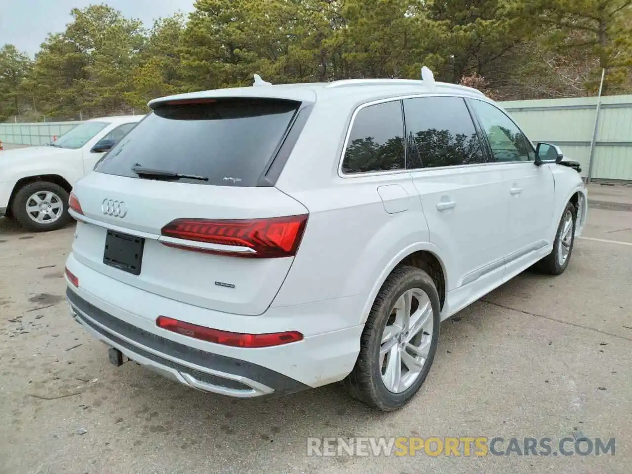 4 Photograph of a damaged car WA1LJAF74LD006931 AUDI Q7 2020