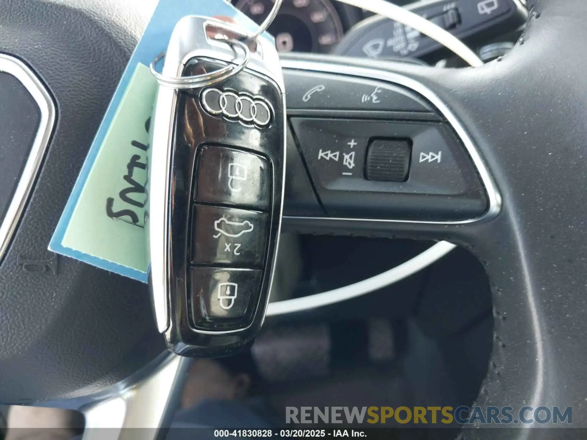 11 Photograph of a damaged car WA1LJAF74LD010610 AUDI Q7 2020