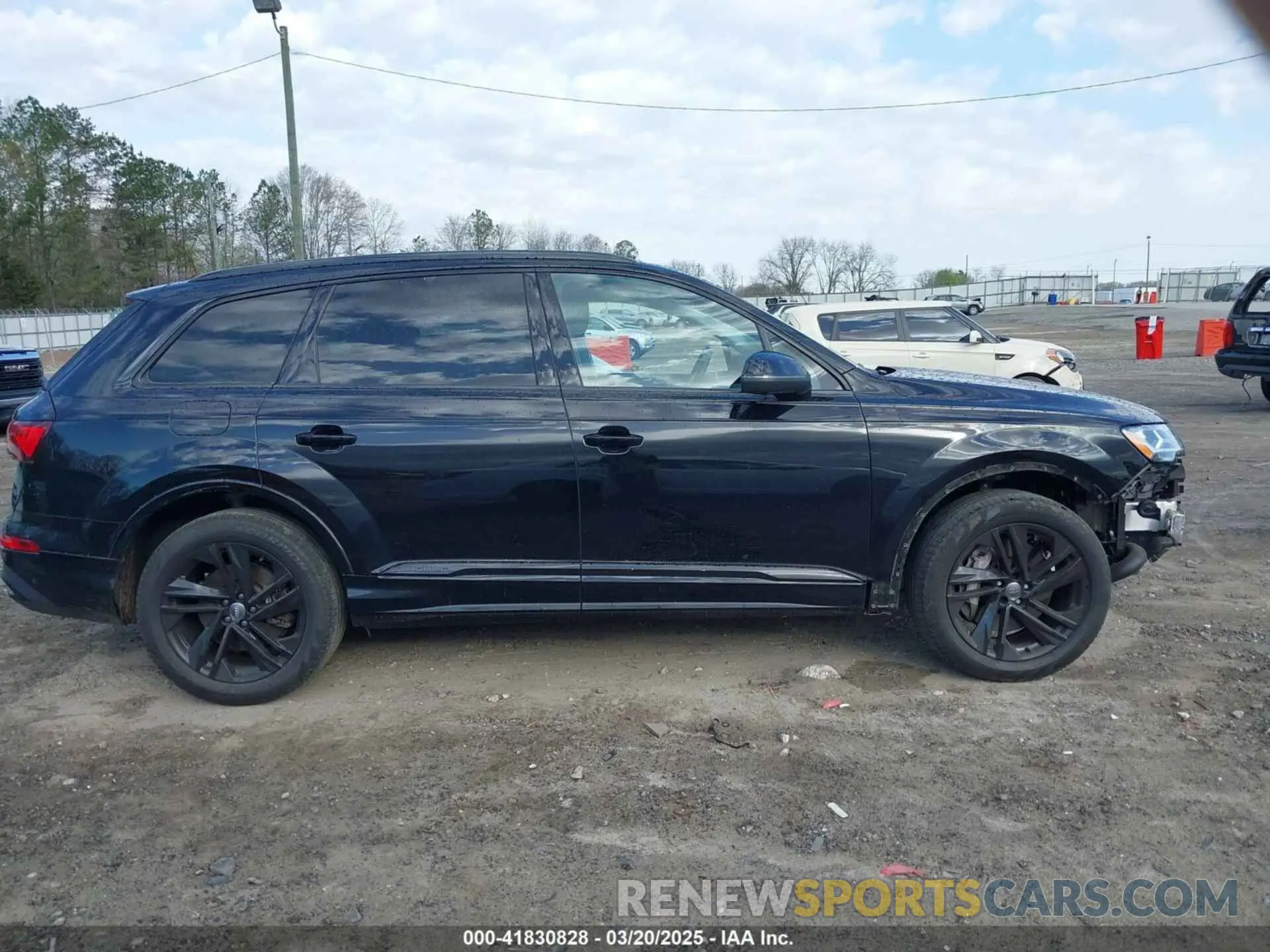 14 Photograph of a damaged car WA1LJAF74LD010610 AUDI Q7 2020