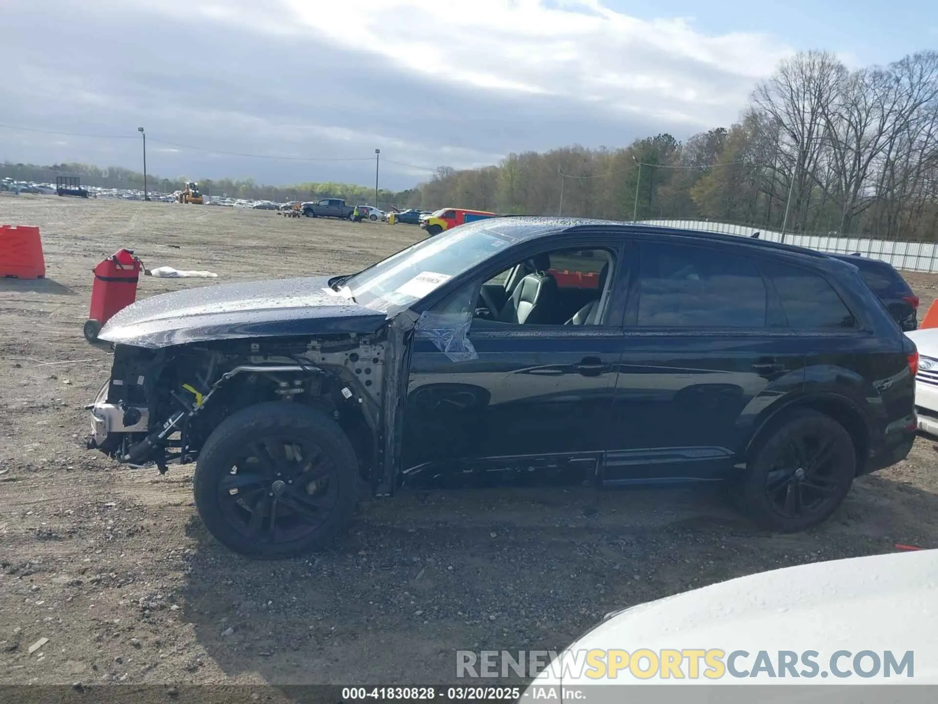 15 Photograph of a damaged car WA1LJAF74LD010610 AUDI Q7 2020