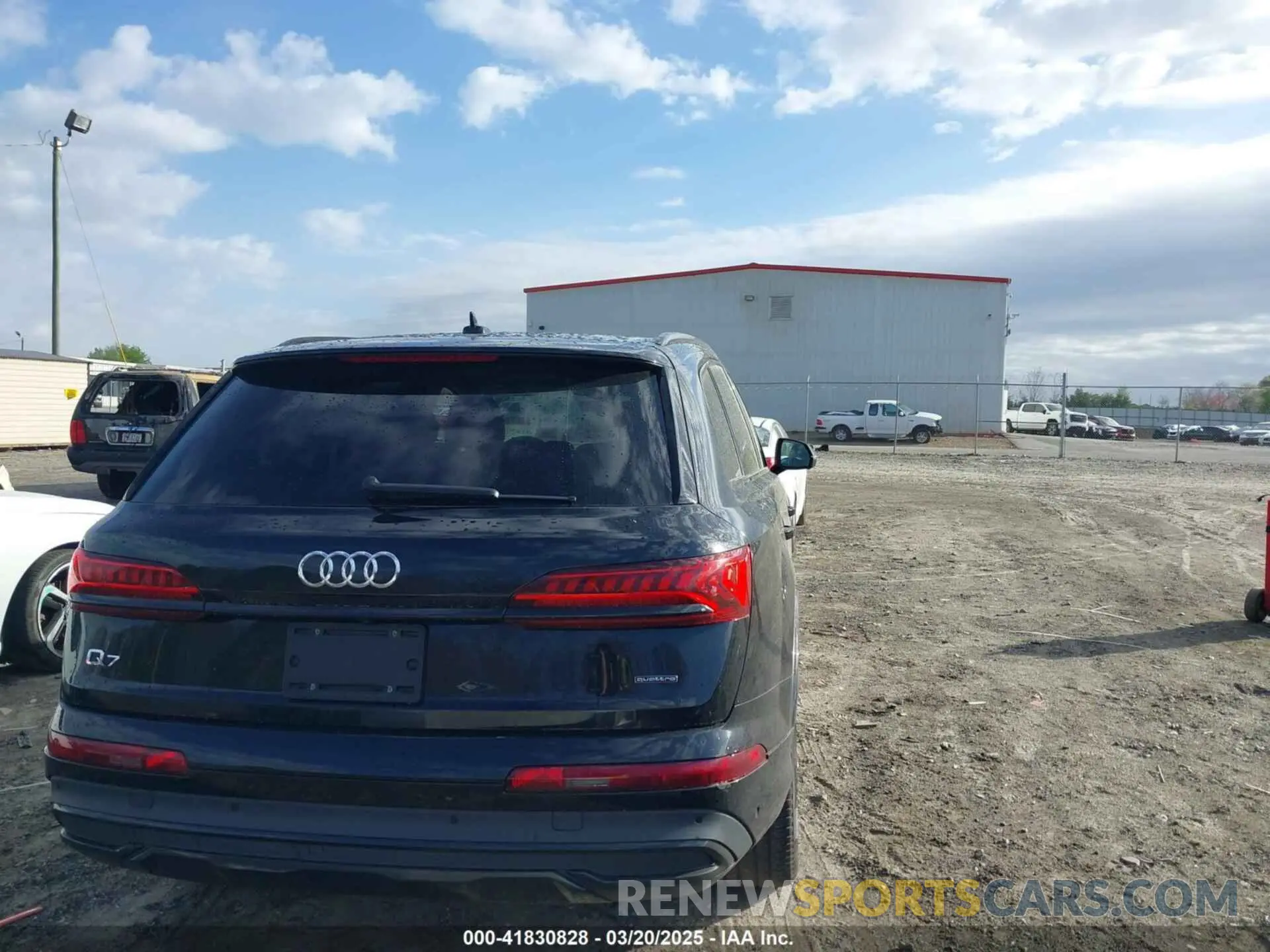 17 Photograph of a damaged car WA1LJAF74LD010610 AUDI Q7 2020