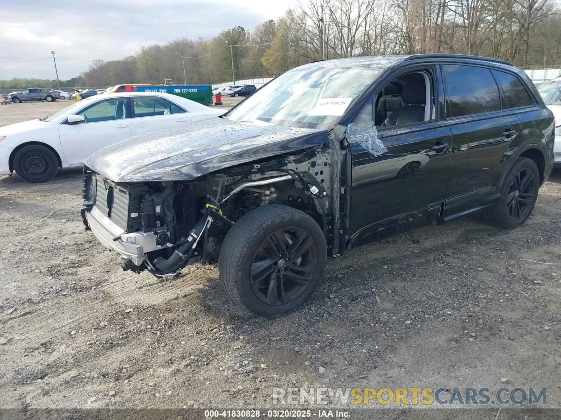 2 Photograph of a damaged car WA1LJAF74LD010610 AUDI Q7 2020