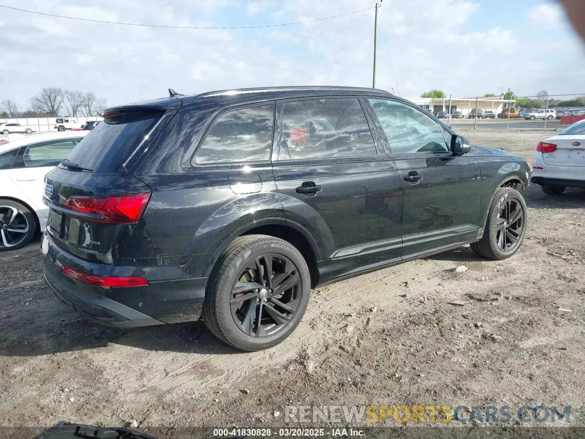 4 Photograph of a damaged car WA1LJAF74LD010610 AUDI Q7 2020