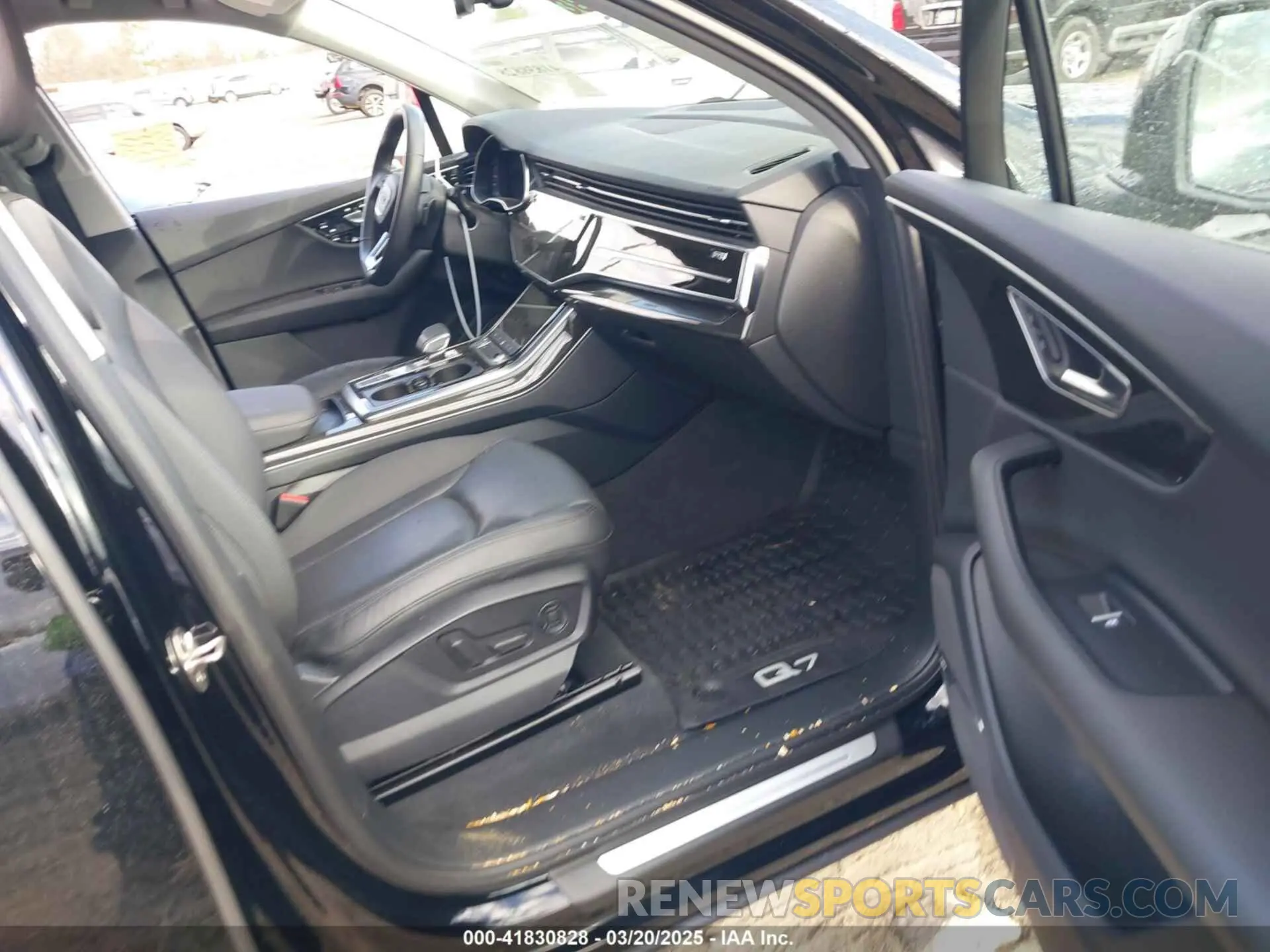 5 Photograph of a damaged car WA1LJAF74LD010610 AUDI Q7 2020