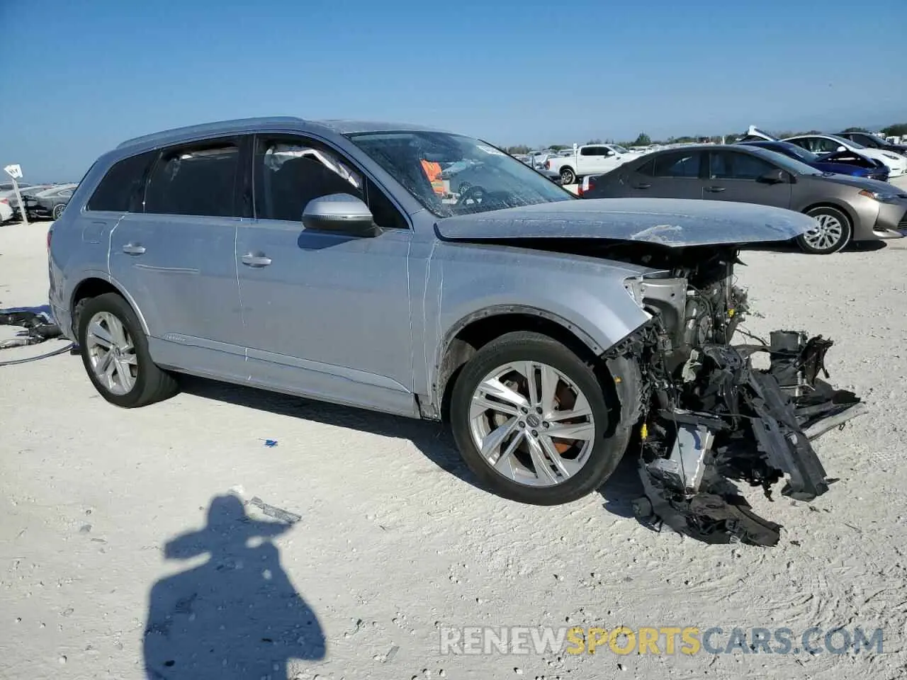 4 Photograph of a damaged car WA1LXAF70LD004642 AUDI Q7 2020