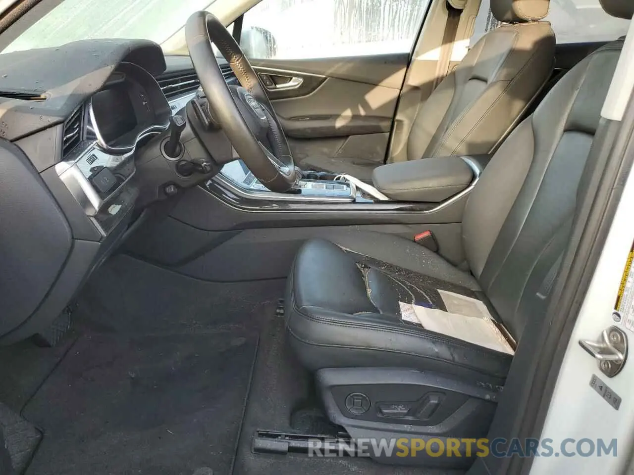7 Photograph of a damaged car WA1LXAF70LD006049 AUDI Q7 2020