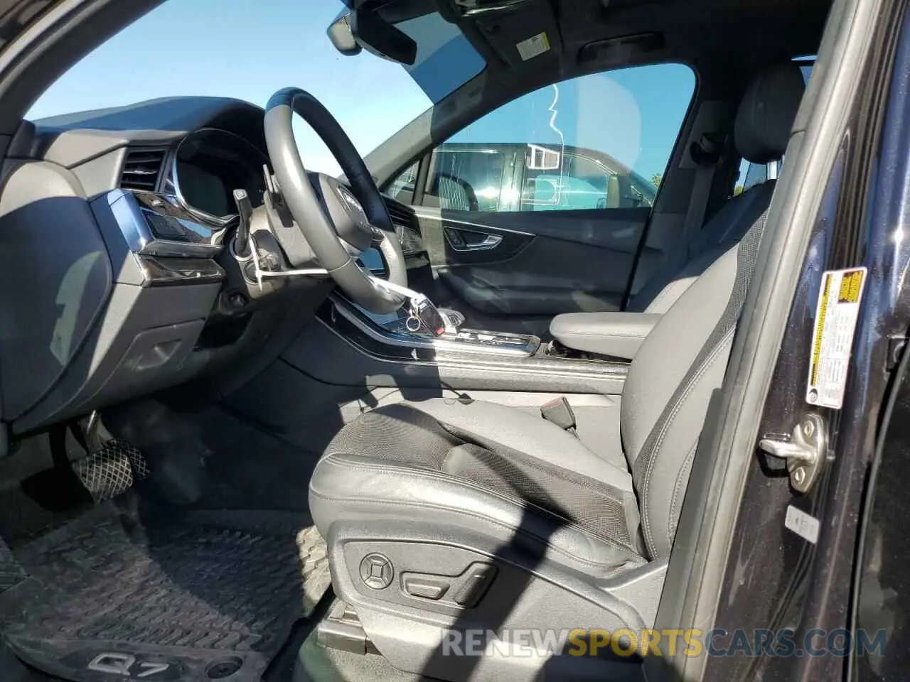 7 Photograph of a damaged car WA1LXAF70LD012546 AUDI Q7 2020