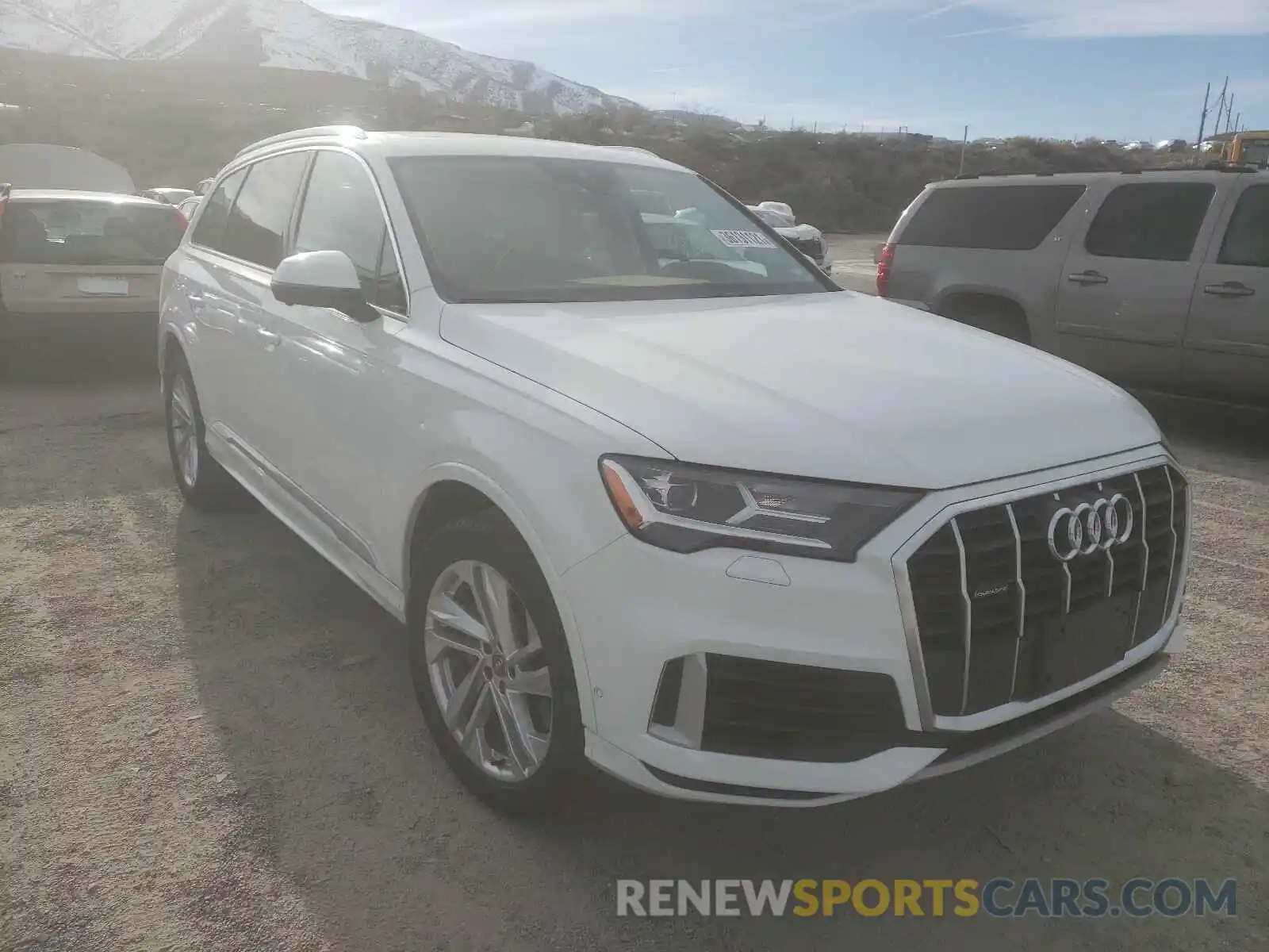 1 Photograph of a damaged car WA1LXAF71LD002303 AUDI Q7 2020