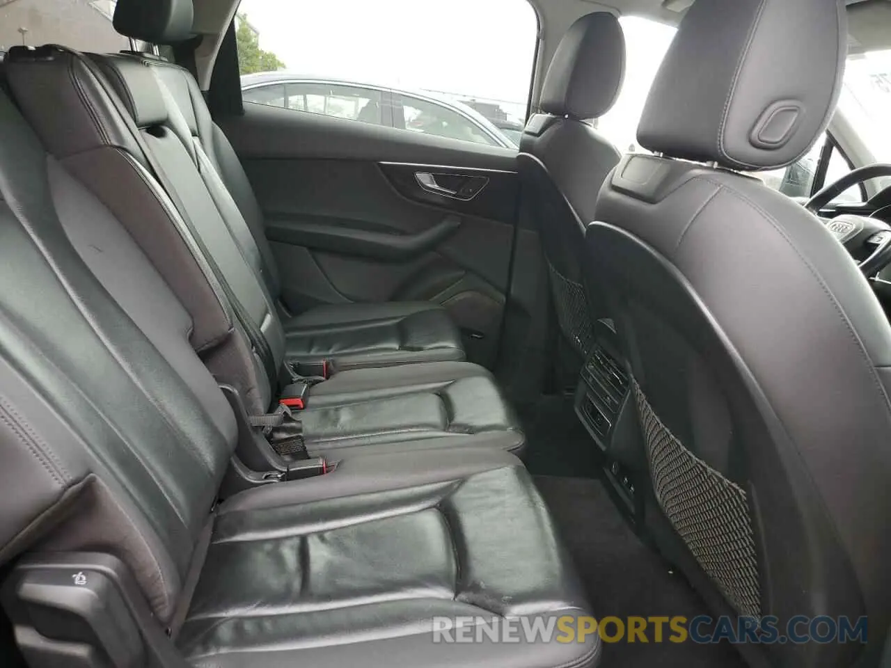11 Photograph of a damaged car WA1LXAF71LD003404 AUDI Q7 2020