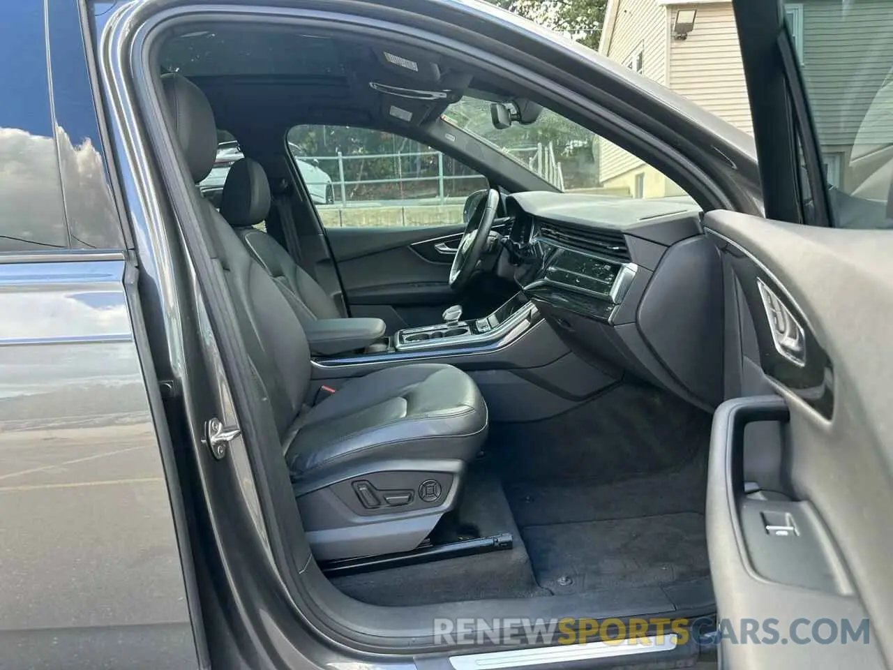 8 Photograph of a damaged car WA1LXAF71LD004634 AUDI Q7 2020
