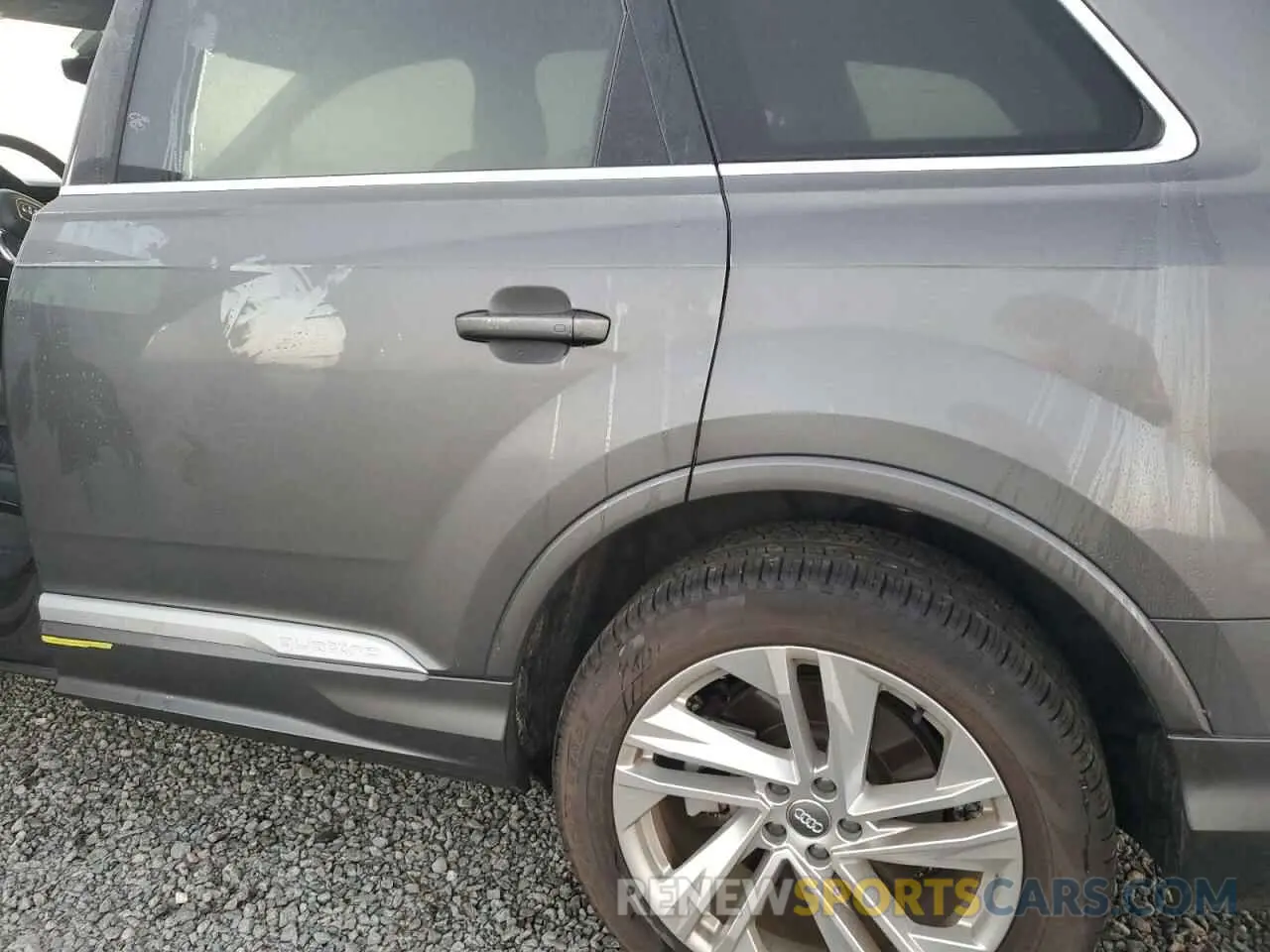 13 Photograph of a damaged car WA1LXAF72LD001161 AUDI Q7 2020