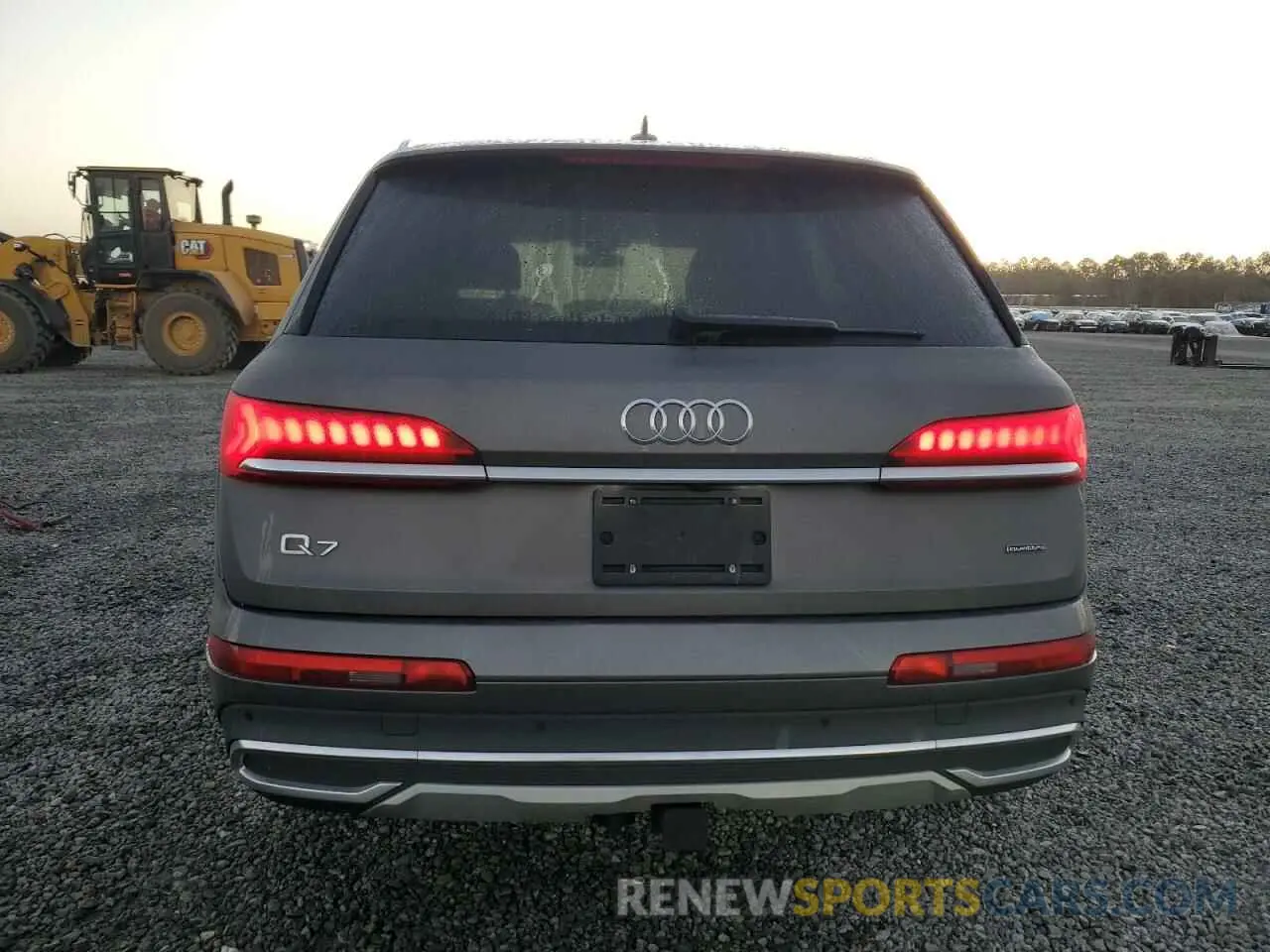 6 Photograph of a damaged car WA1LXAF72LD001161 AUDI Q7 2020
