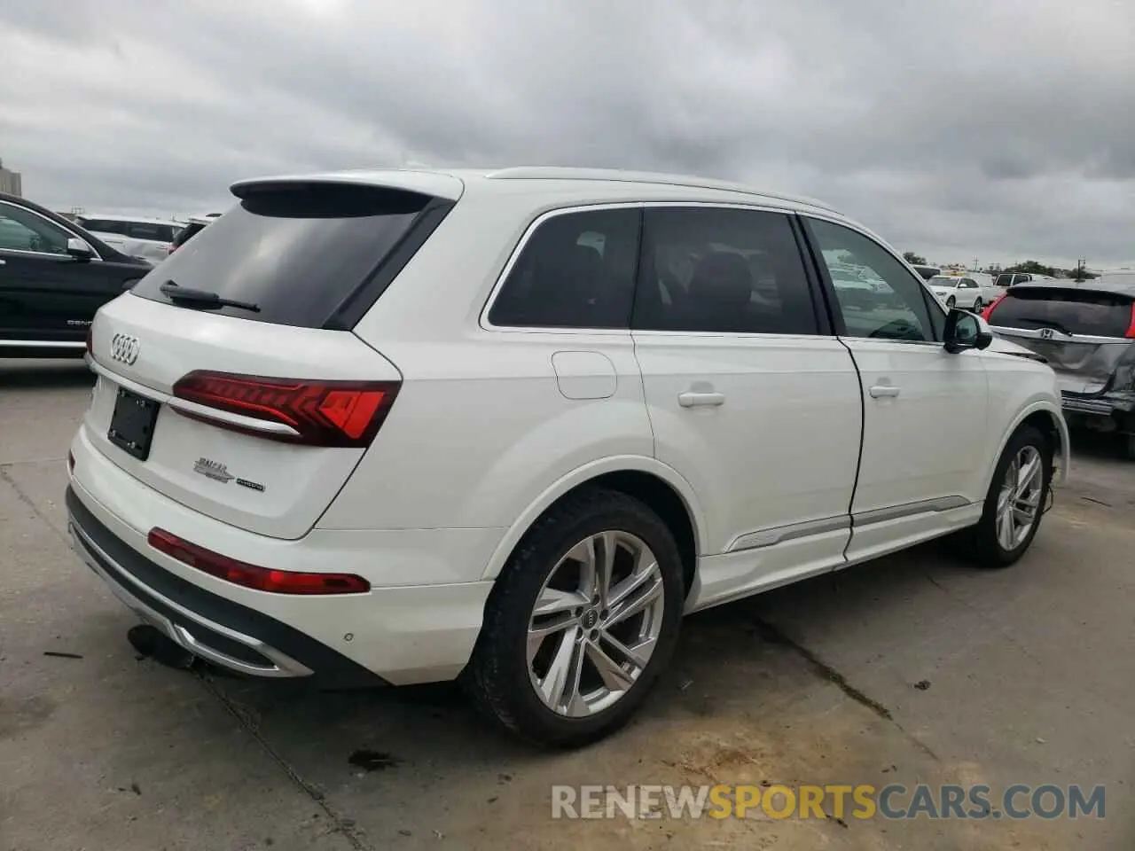 3 Photograph of a damaged car WA1LXAF72LD002715 AUDI Q7 2020