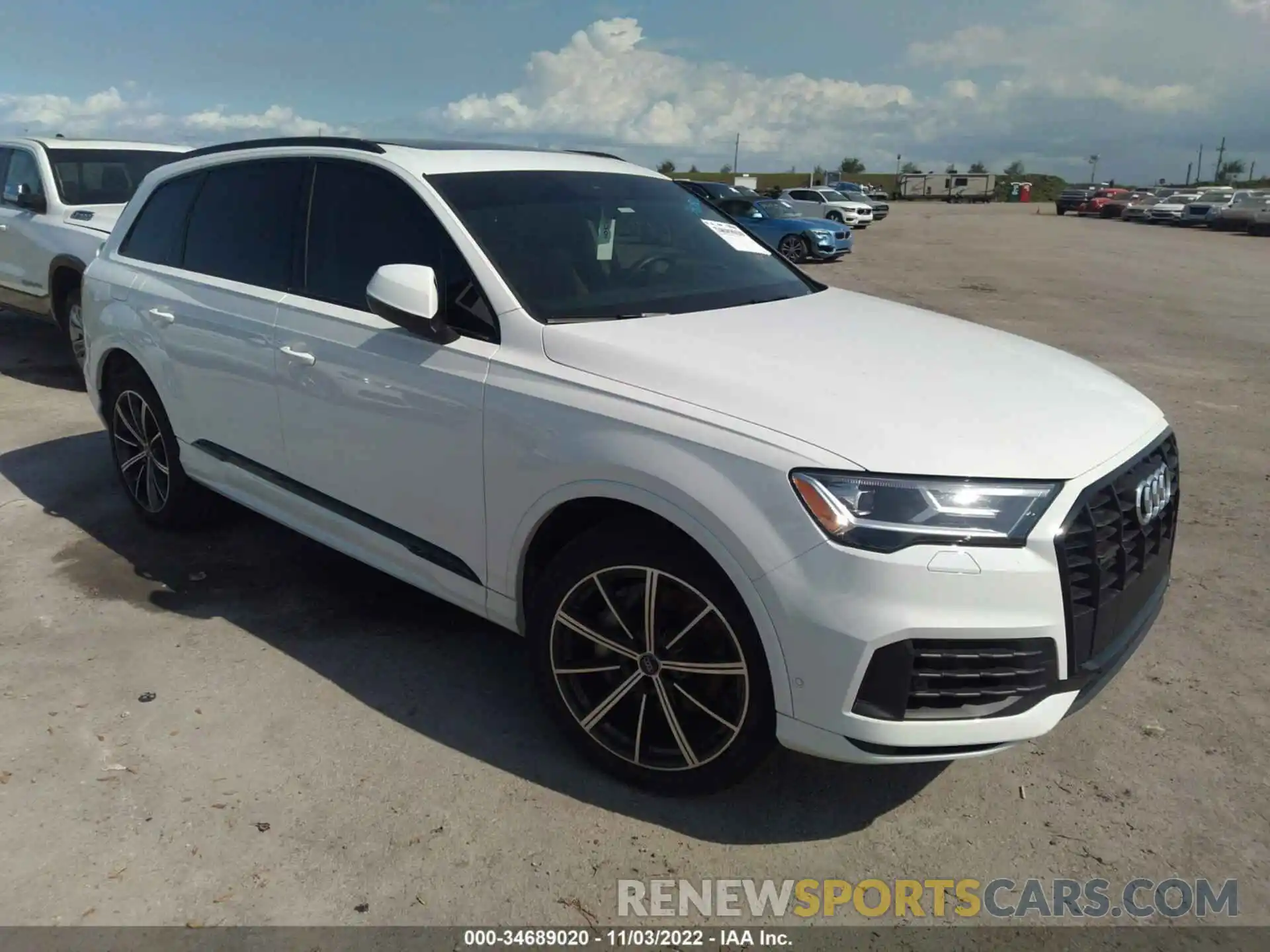 1 Photograph of a damaged car WA1LXAF72LD008319 AUDI Q7 2020