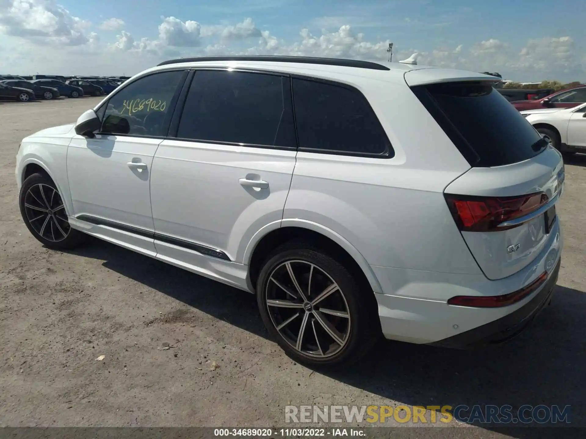 3 Photograph of a damaged car WA1LXAF72LD008319 AUDI Q7 2020