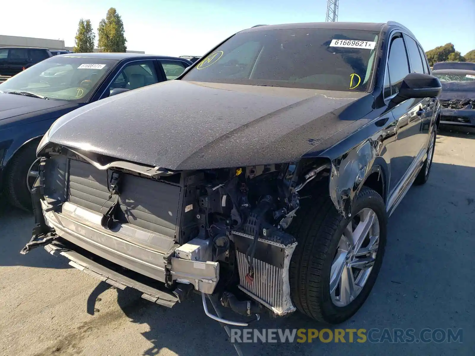 2 Photograph of a damaged car WA1LXAF73LD001525 AUDI Q7 2020